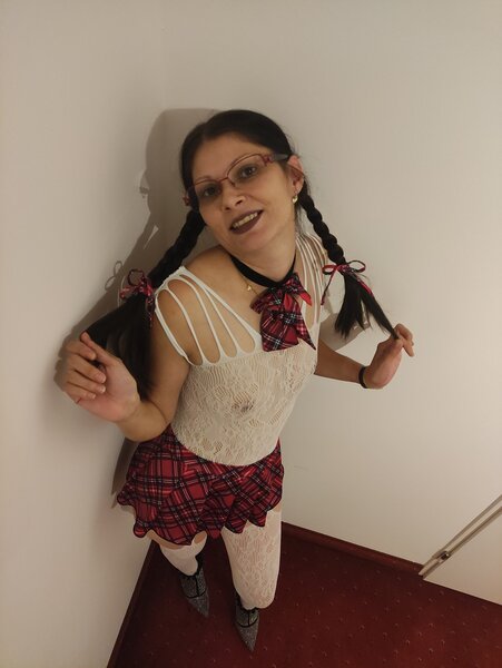 Sunt noua in sector 3, Rin Grand Hotel, doar whatsapp.