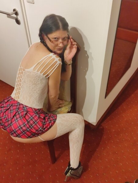 Sunt noua in sector 3, Rin Grand Hotel, doar whatsapp.